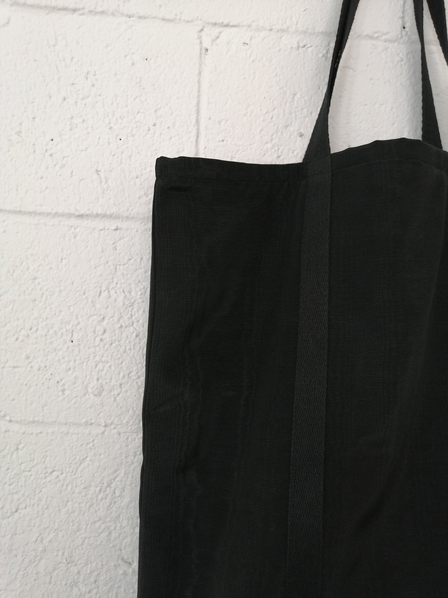 Taro Moire Bag — Black