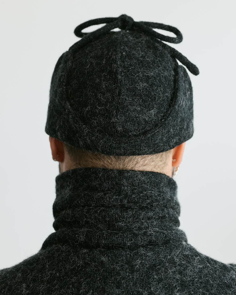 BONNET BLACK CHARCOAL NEVE unisex genderless non binary clothing made in montreal made in canada veri