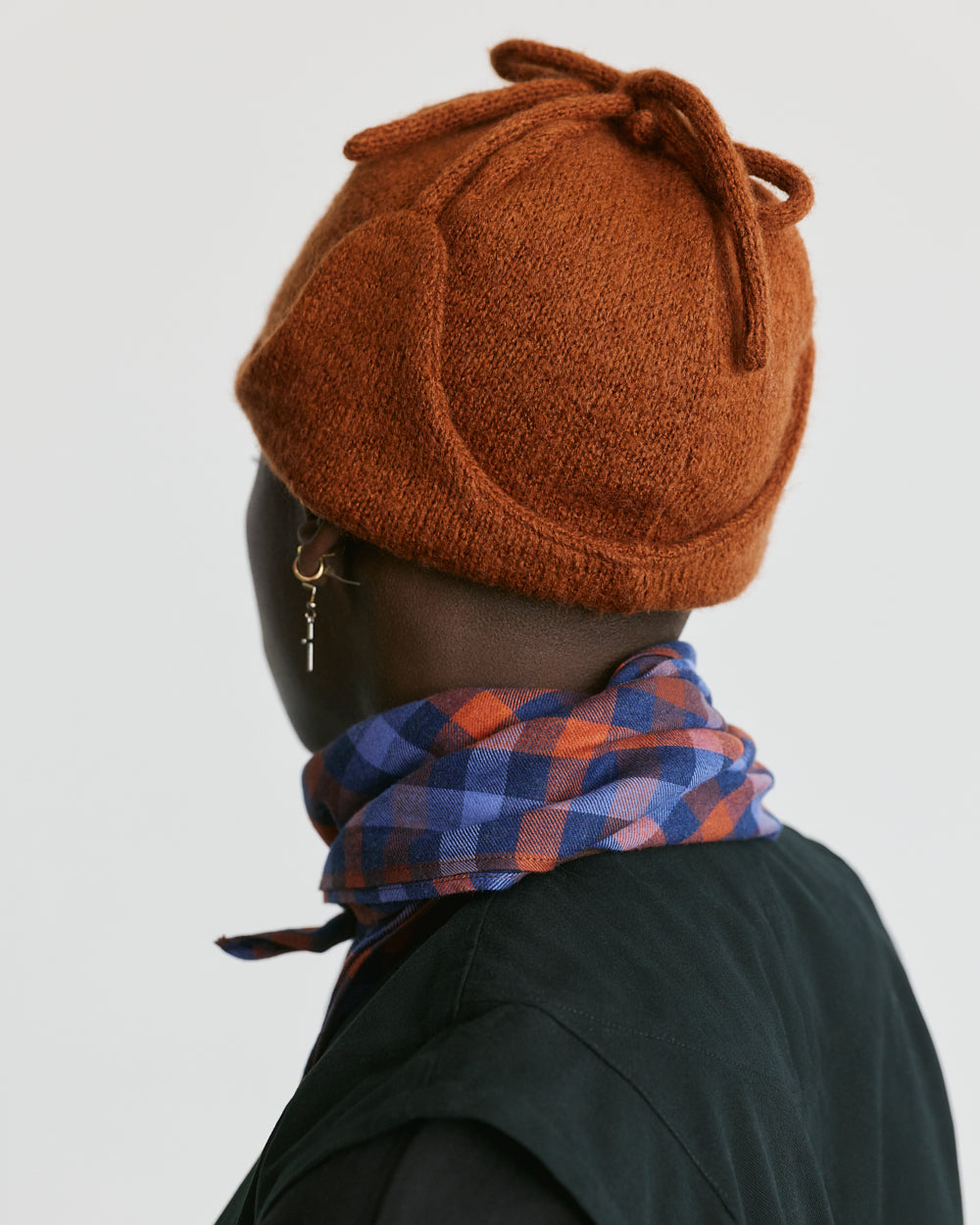 BONNET RUST NEVE unisex genderless non binary clothing made in montreal made in canada veri