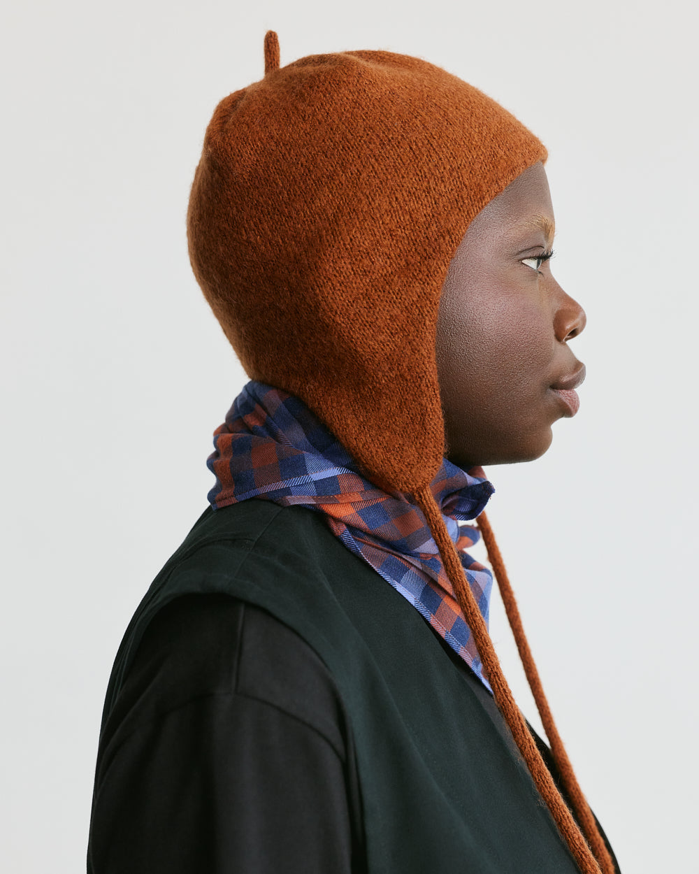 BONNET RUST NEVE unisex genderless non binary clothing made in montreal made in canada veri