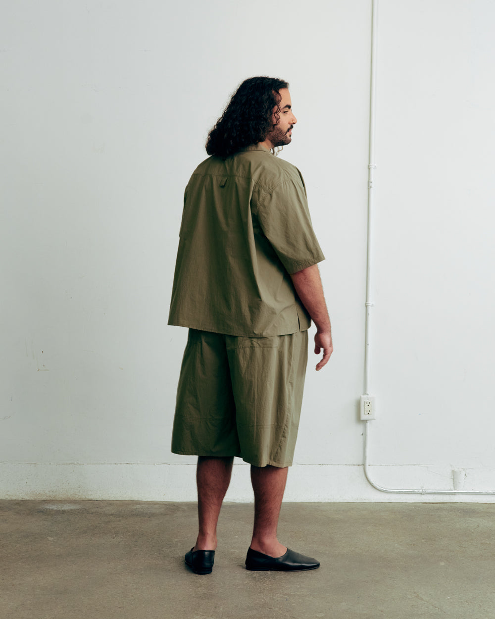SHIRT OLIVE ENZO unisex genderless clothing montreal veri
