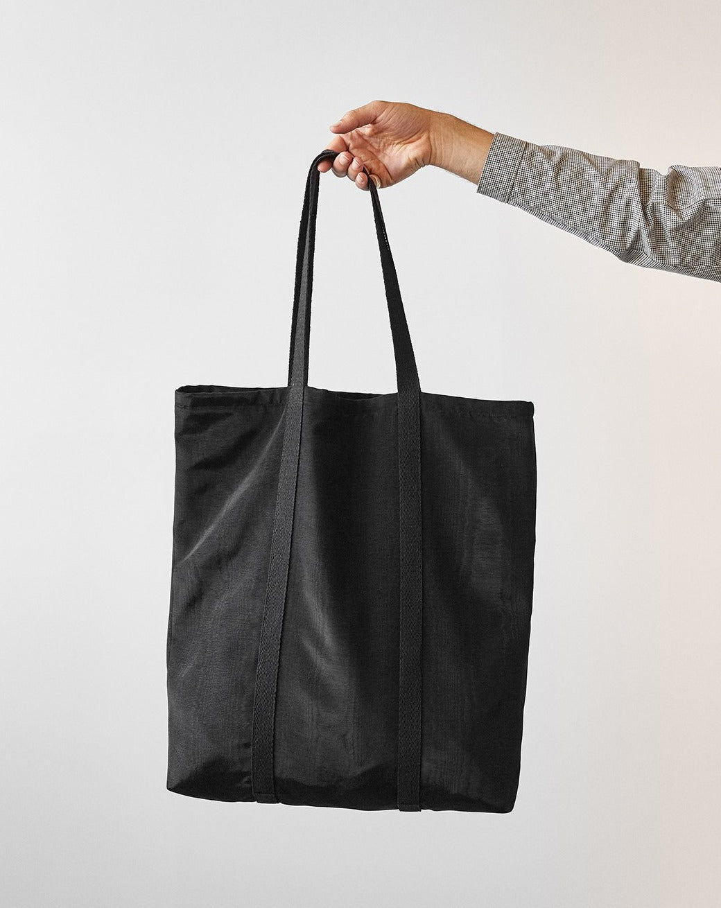 tote bag oversize black unisex genderless taro veri montreal clothing